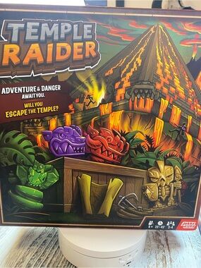 Temple Raider Board Game Jakks Wild Jungle Adventure Strategy Game 2–4 Players